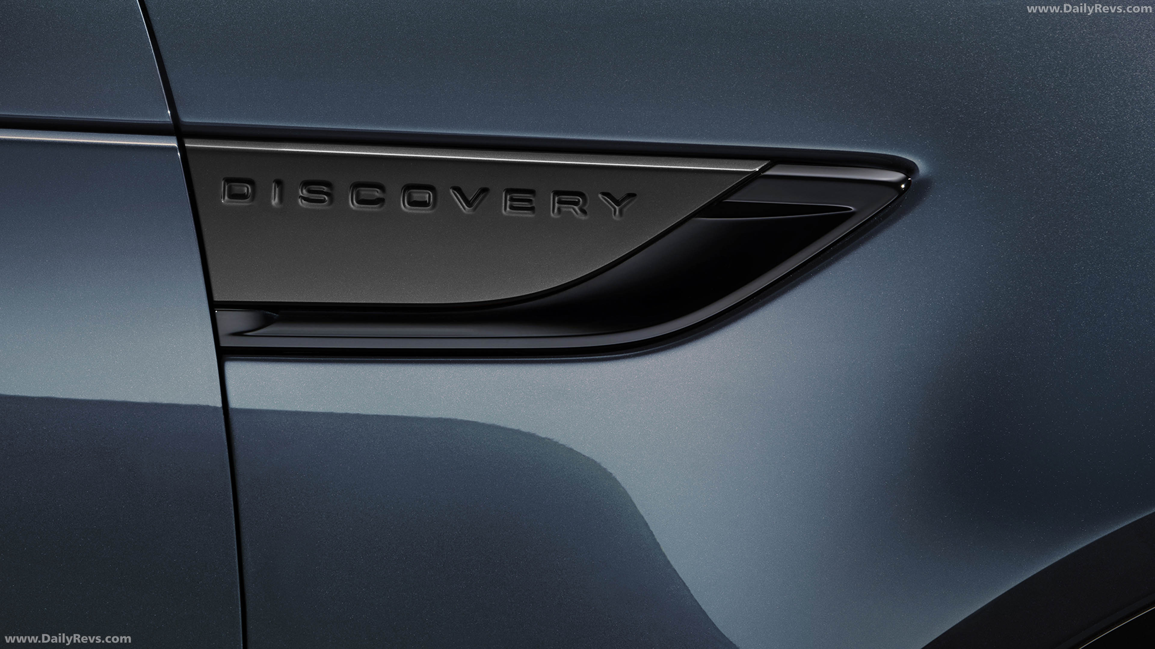 2026 Land Rover Discovery Landmark Edition Exterior